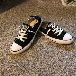 Converse women’s size 8. Like new!